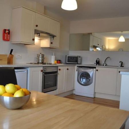 Castle View Stornoway Apartment สตอร์โนเวย์ ภายนอก รูปภาพ