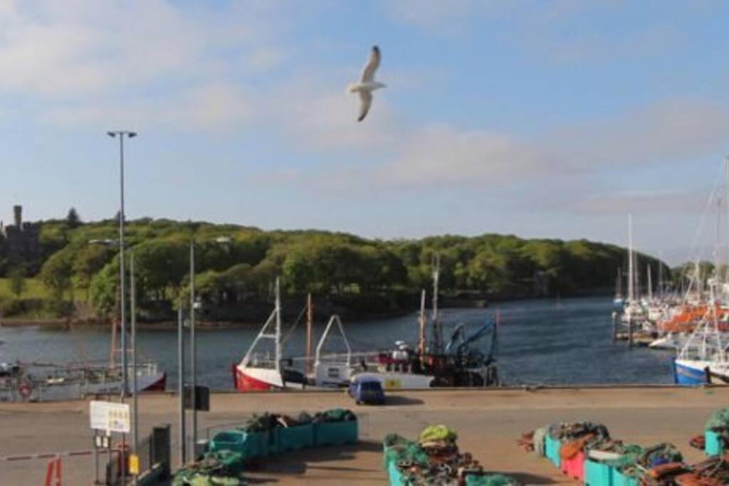Castle View Stornoway Apartment สตอร์โนเวย์ ภายนอก รูปภาพ